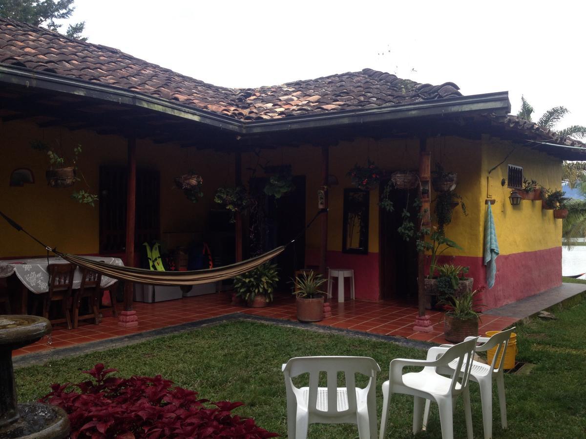 Casa Finca Tipica The Lake Hotel Guatapé Exterior foto